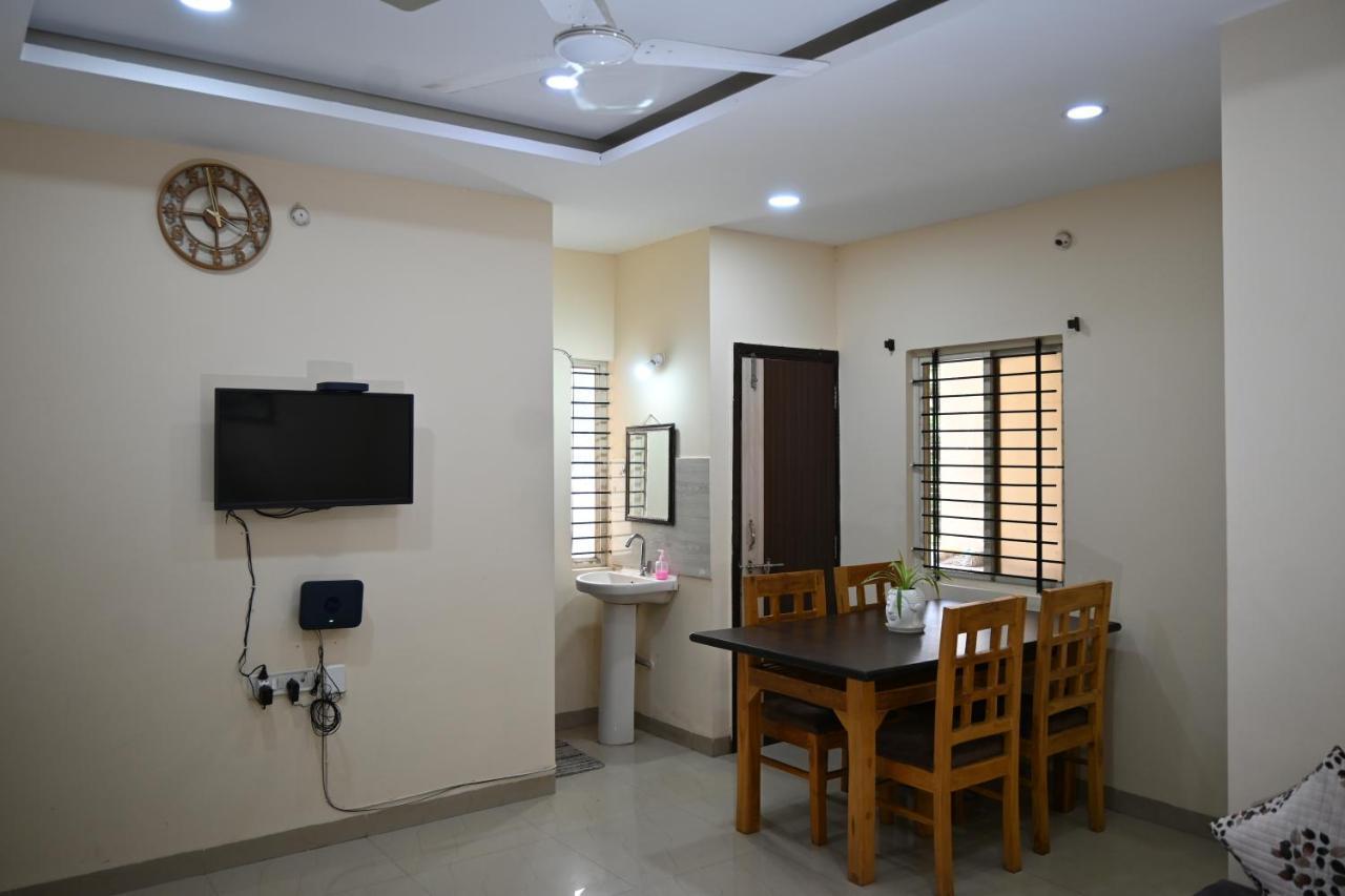 Staeg Heart Of City 2Bhk - 201 Indore Exterior foto